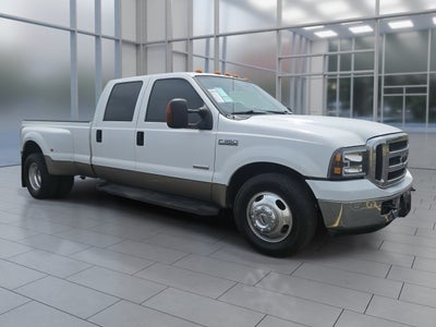2006 Ford Super Duty F-350 DRW Lariat
