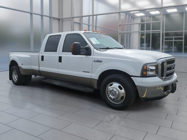 2006 Ford Super Duty F-350 DRW Lariat