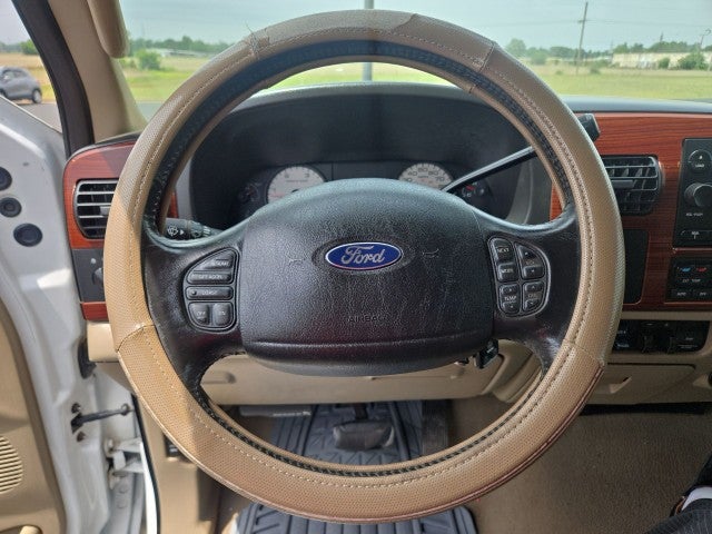 2006 Ford Super Duty F-350 DRW Lariat