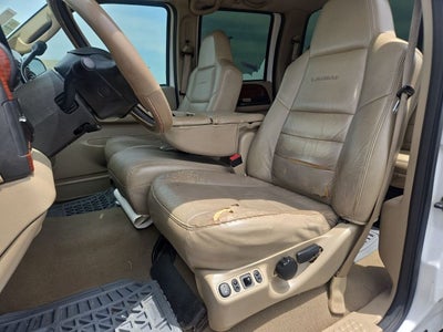 2006 Ford Super Duty F-350 DRW Lariat