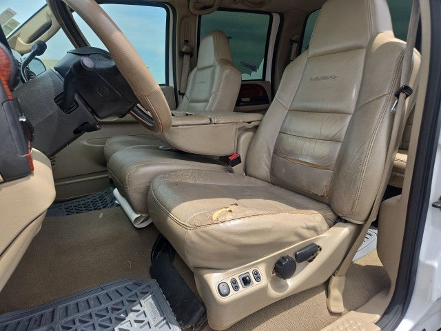 2006 Ford Super Duty F-350 DRW Lariat