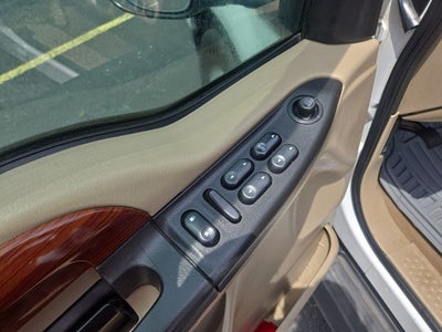 2006 Ford Super Duty F-350 DRW Lariat