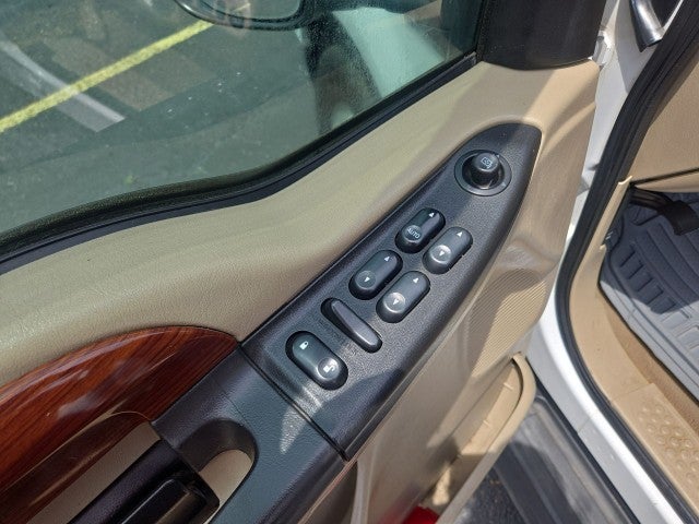 2006 Ford Super Duty F-350 DRW Lariat
