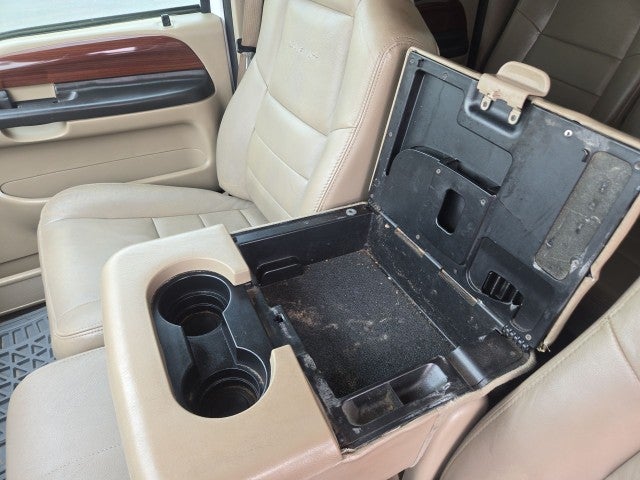 2006 Ford Super Duty F-350 DRW Lariat