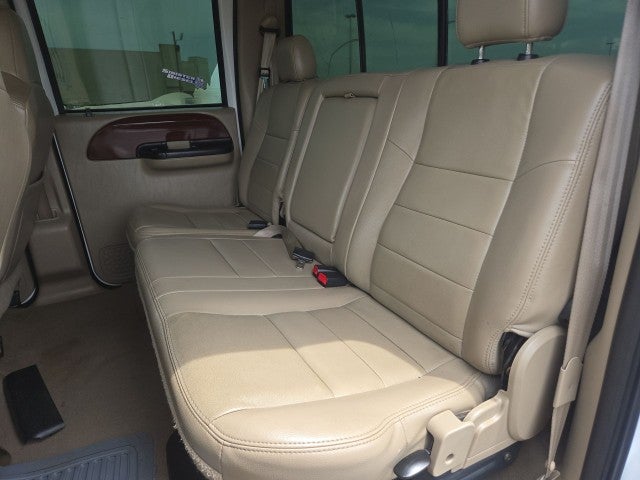 2006 Ford Super Duty F-350 DRW Lariat