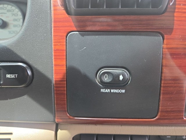 2006 Ford Super Duty F-350 DRW Lariat