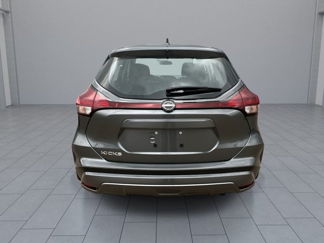 2025 Nissan Kicks Play S