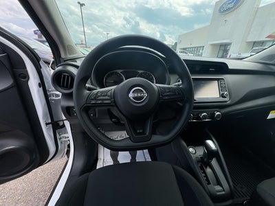 2025 Nissan Kicks Play S