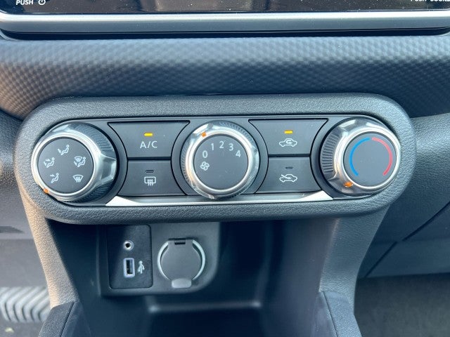 2025 Nissan Kicks Play S