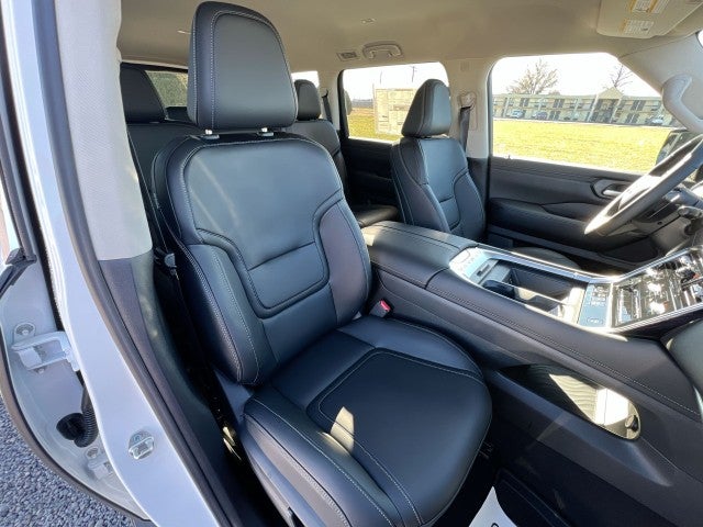 2026 Nissan Armada SV